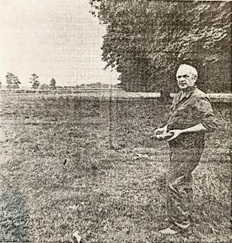 Afbeelding met persoon, kleding, buitenshuis, schets
Door AI gegenereerde inhoud is mogelijk onjuist.