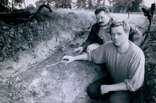 Afbeelding met persoon, kleding, Menselijk gezicht, buitenshuis